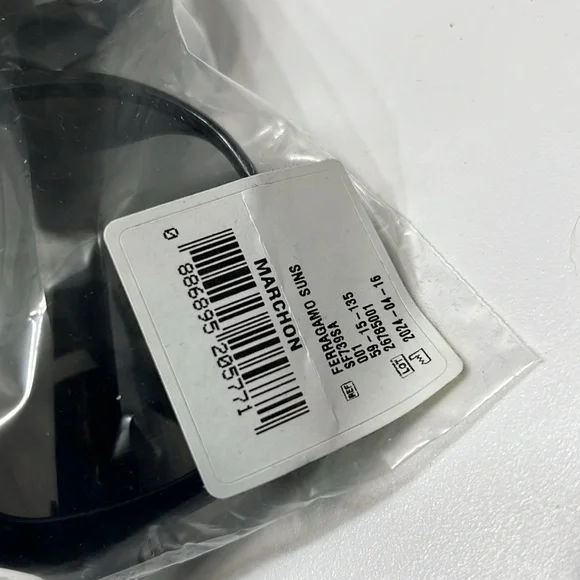 SALVATORE FERRAGOMO BLACK SUNGLASSES NWT - Picture 15 of 16